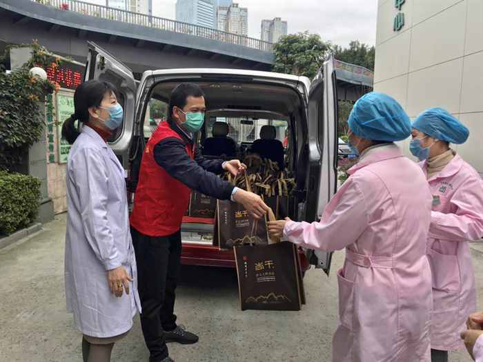 喜報：福州尚干餐飲公司榮獲第六屆“誠信先進(jìn)單位”、公司董事長(cháng)鄭炳春榮獲“誠信工作先進(jìn)個(gè)人”